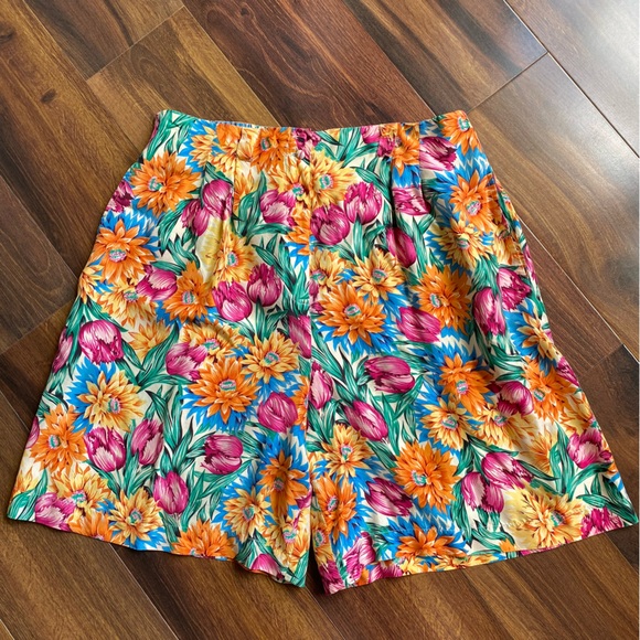100% Silk VTG Talbots High Waist Mom Shorts Flowy - Picture 1 of 9